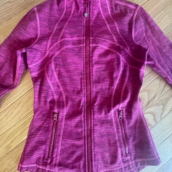 Lululemon magenta define jacket. Size 4 - Picture 2 of 6